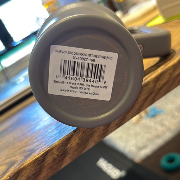 Stanley 30 oz Gray Quencher Tumbler NWT - Picture 2 of 3